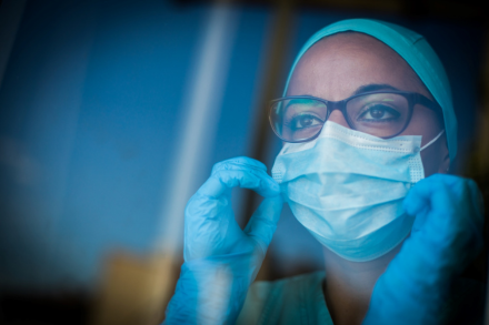 Recomendação de uso da máscara cirúrgica em unidades Einstein